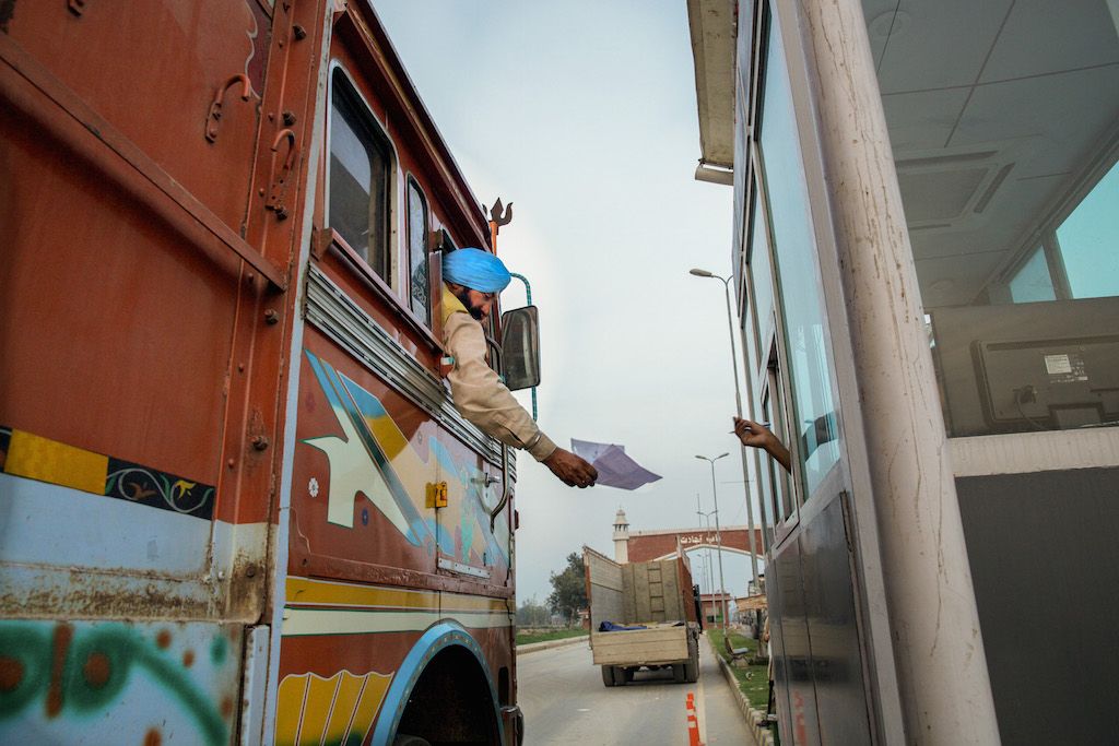 ADB Loan to Help Improve Land Border Point Management for Enhanced Trade